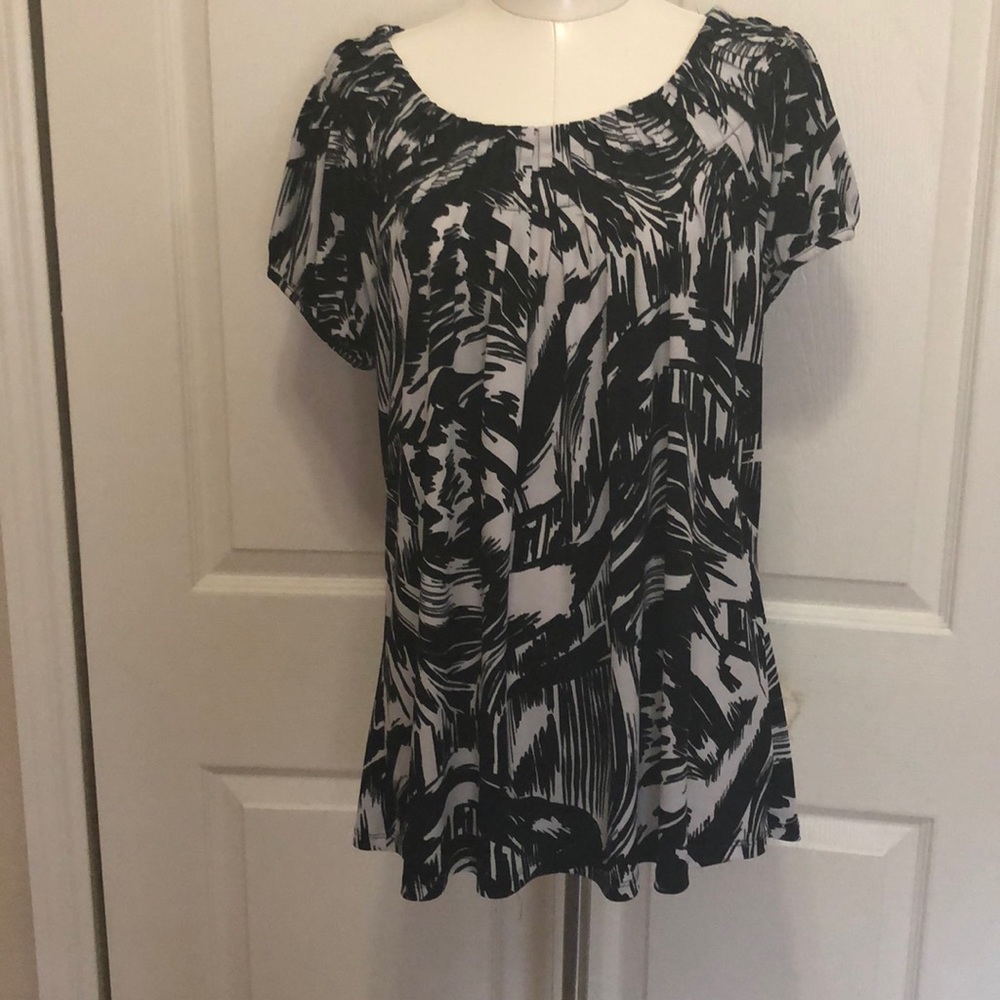 NWOT STYLE & CO BLACK & WHITE TOP SIZE XL